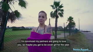 Javni agent Силива Ruby dobiva apsolutni pritisak u seks video na otvorenom