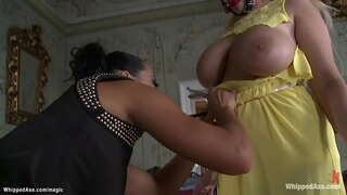 Brunette kidogo dominatrix Sandra Romain mijeledi kubwa boobs mrefu blonde Czech msagaji mtumwa Malaika Wicky kisha anal fucks yake katika kamba utumwa na kamba juu ya jogoo