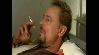 Senas vaikinas sušikti jauna moksleivė