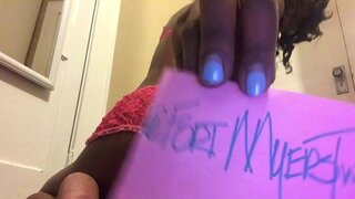 Plonas Storas Babe Rodo, Ji Gali Suploti Savo Grobio Per Daug!