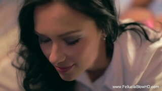 Romantika ir aistra CFNM čiulpimas mažutė